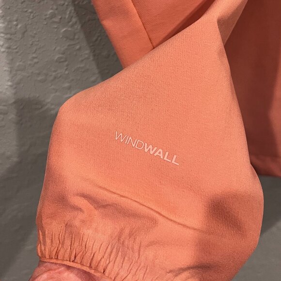 The North Face Lightweight Jacket - Picture 4 of 8